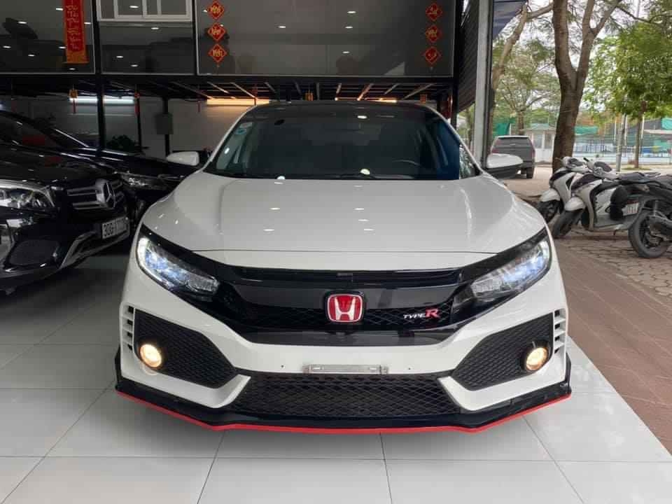 2017 Honda Civic Hatchback Declaring allout supremacy  The Car Guide